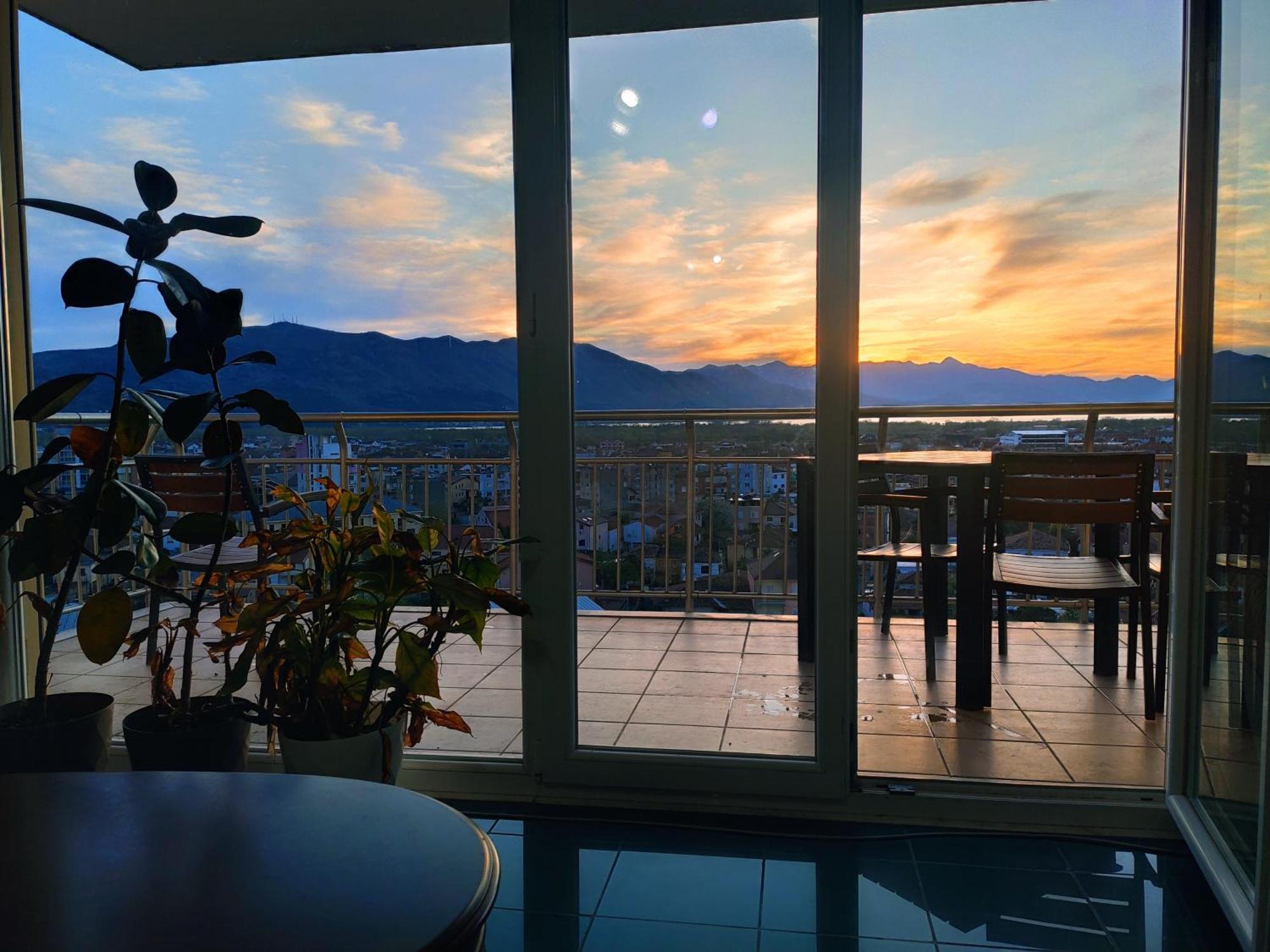 Sunset View Apartment Shkoder Rooftop Ngoại thất bức ảnh