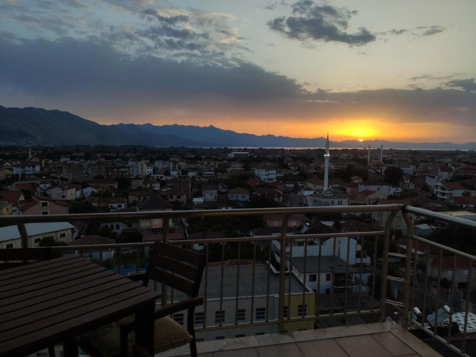 Sunset View Apartment Shkoder Rooftop Ngoại thất bức ảnh